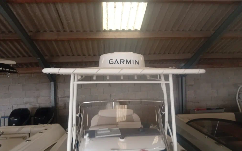 slider 8 Boston Whaler 270 Dauntless