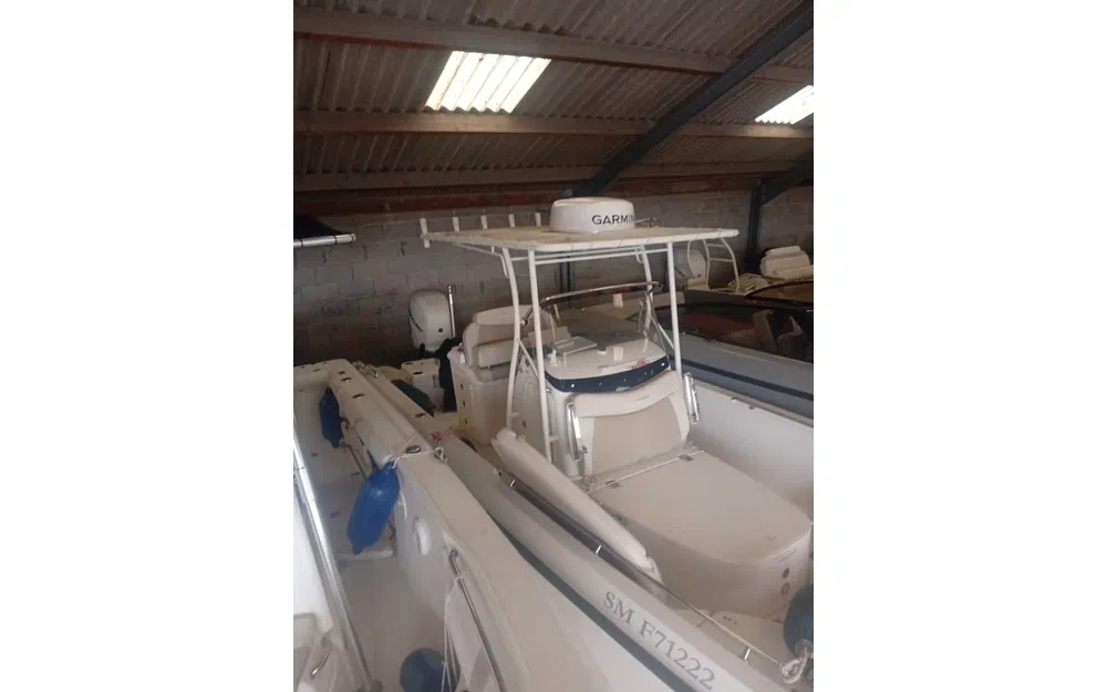 slider 5 Boston Whaler 270 Dauntless