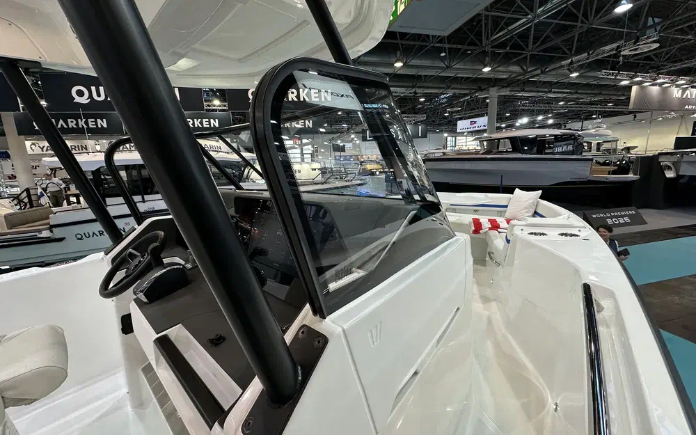 slider 8 Wellcraft 28 T-Top