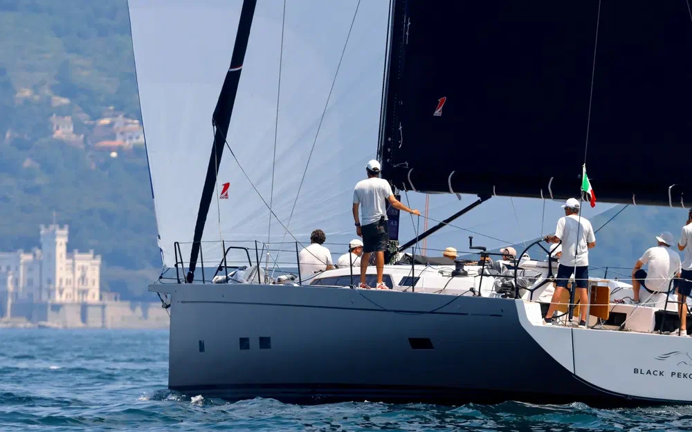 slider 7 Grand Soleil 52 Performance