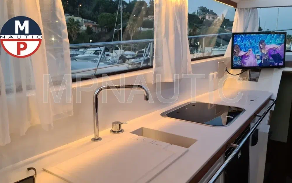 slider 14 Delta Yachts powerboats 33 coupe