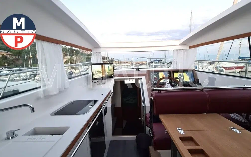 slider 12 Delta Yachts powerboats 33 coupe