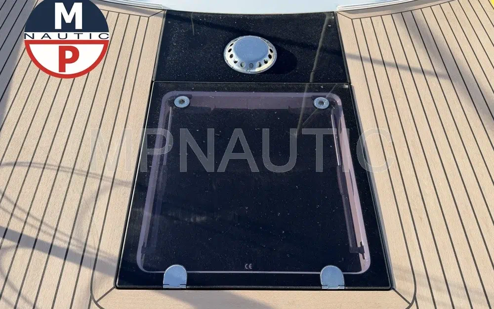 slider 5 Delta Yachts powerboats 33 coupe