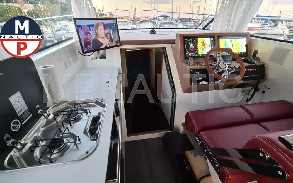 slider 9 Delta Yachts powerboats 33 coupe