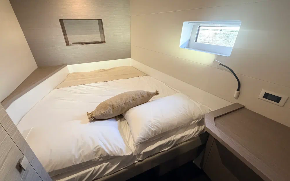 slider 9 Fountaine Pajot My 6