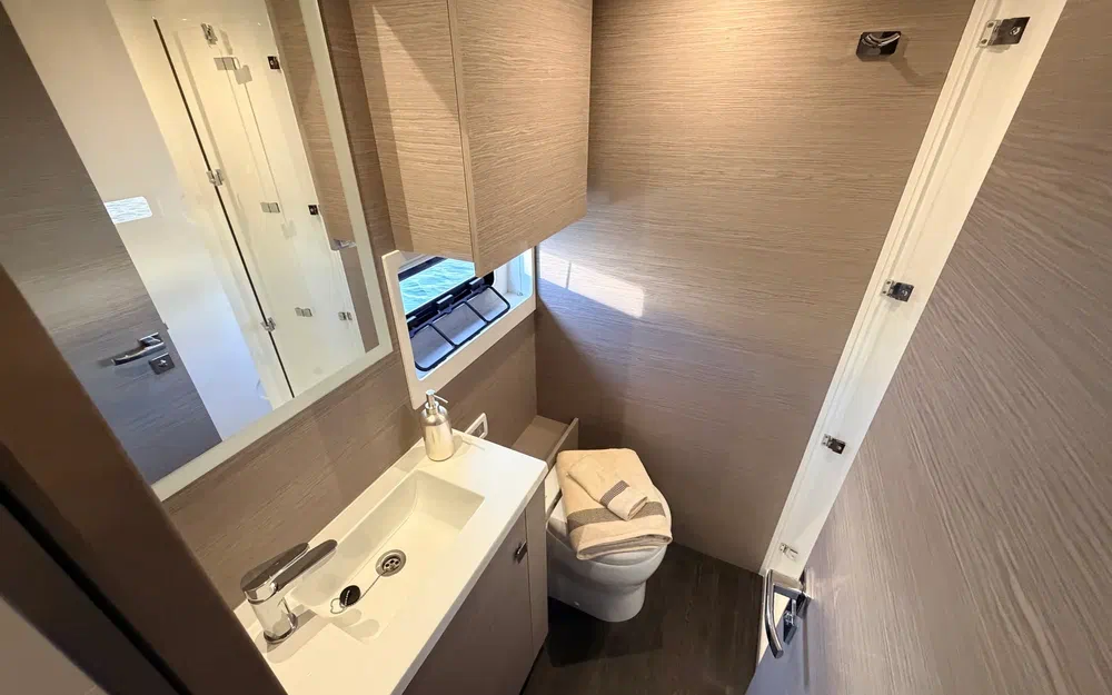 slider 11 Fountaine Pajot My 6