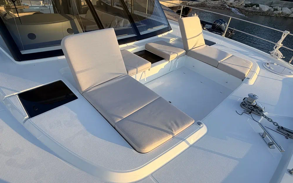 slider 23 Fountaine Pajot My 6