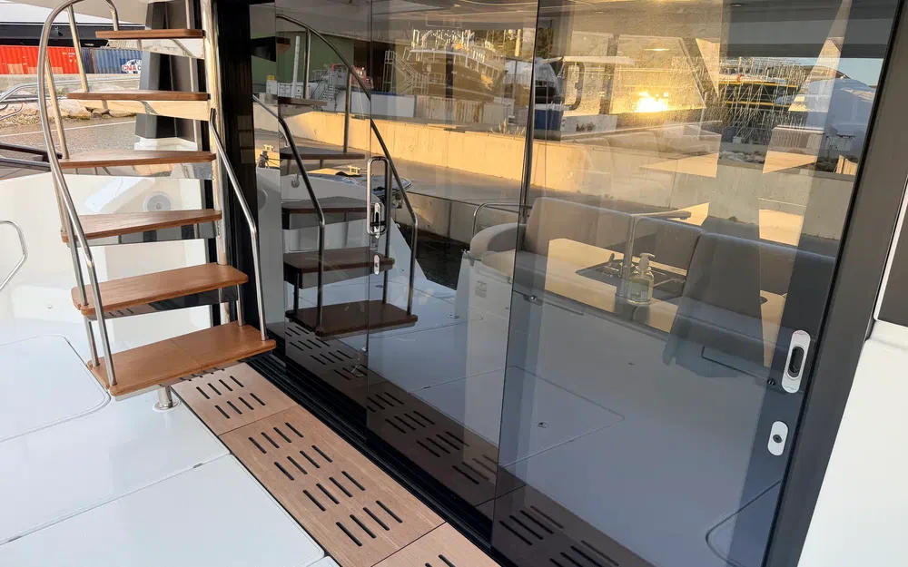 slider 1 Fountaine Pajot My 6