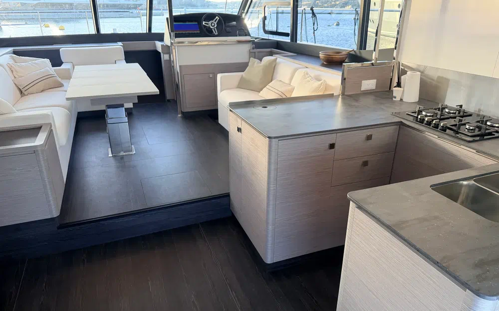 slider 5 Fountaine Pajot My 6