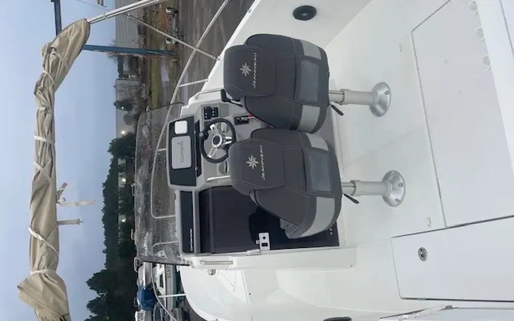 slider 2 Jeanneau Cap Camarat 7.5 CC