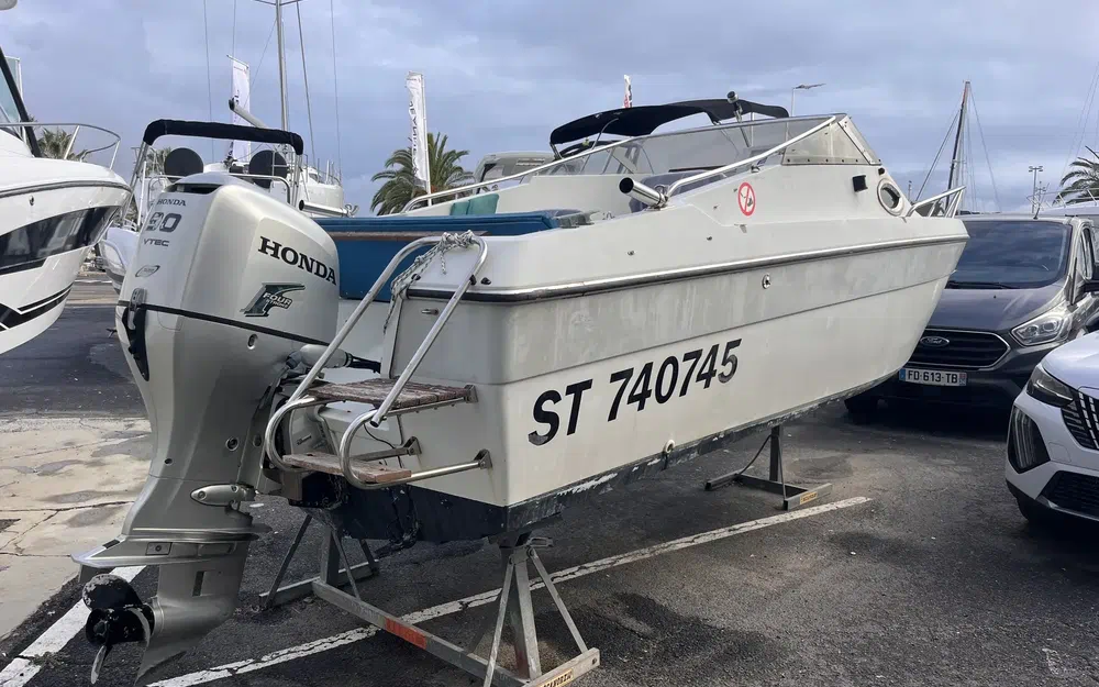 slider 1 Jeanneau Leader 550