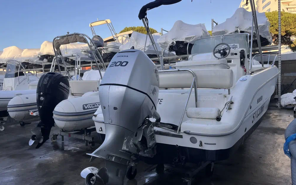 slider 1 Sessa Marine Key Largo 22 Deck