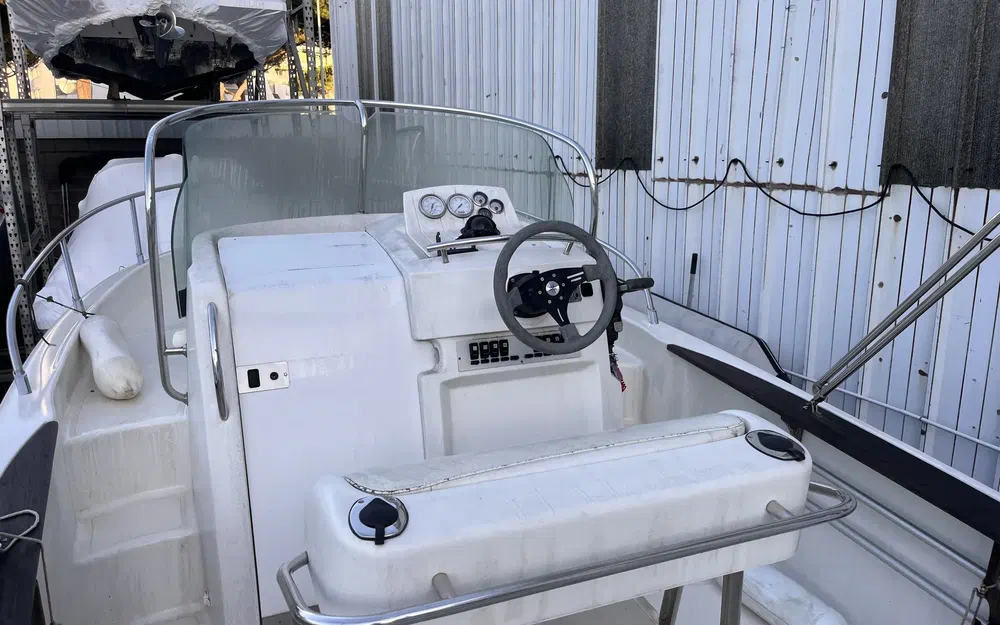 slider 3 Sessa Marine Key Largo 22 Deck