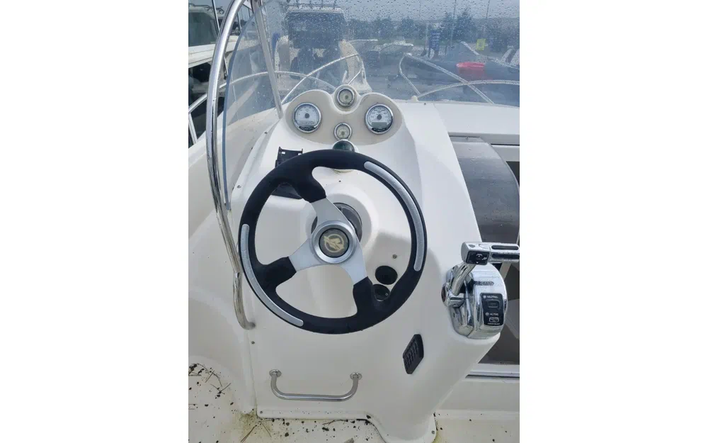 slider 2 Quicksilver 635 Commander