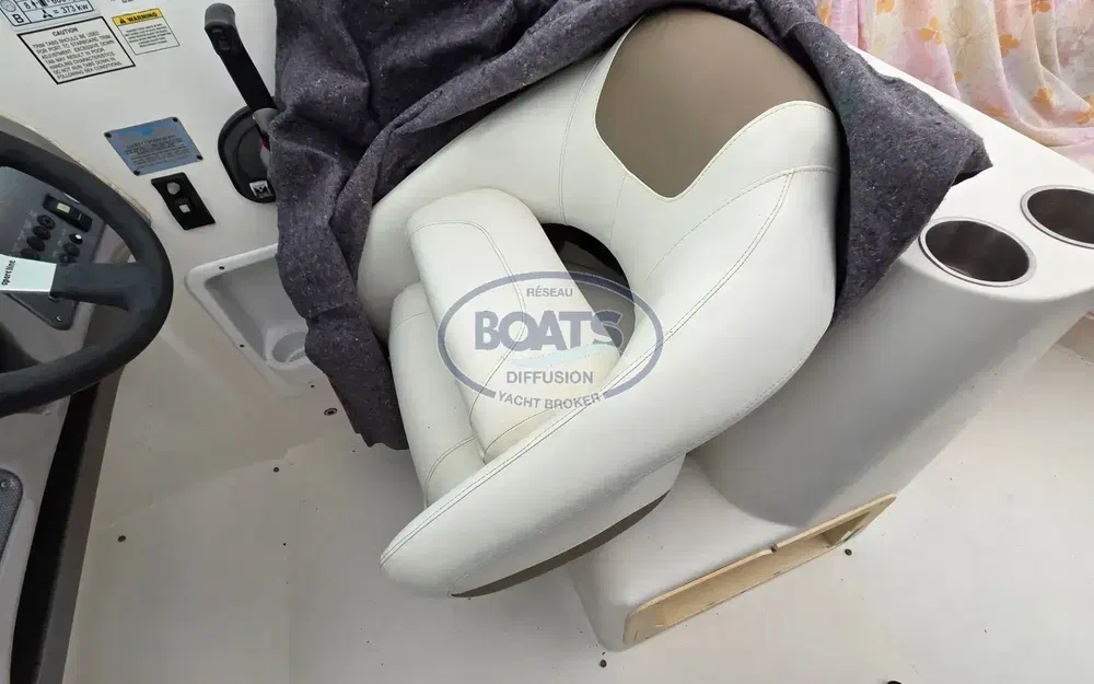 slider 3 Rinker 262 Captiva