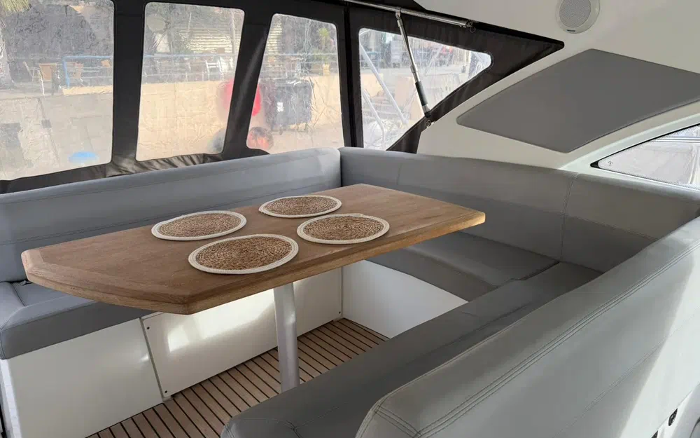 slider 9 Beneteau Monte Carlo 42 HT