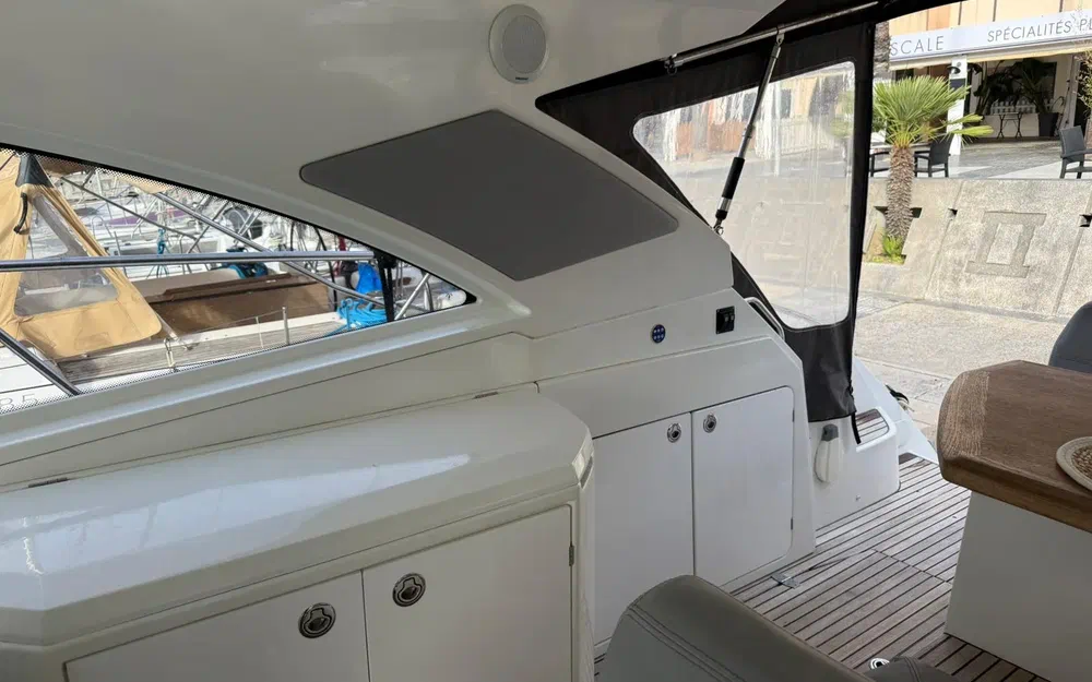slider 11 Beneteau Monte Carlo 42 HT