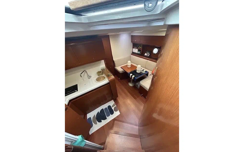 slider 12 Beneteau Monte Carlo 42 HT