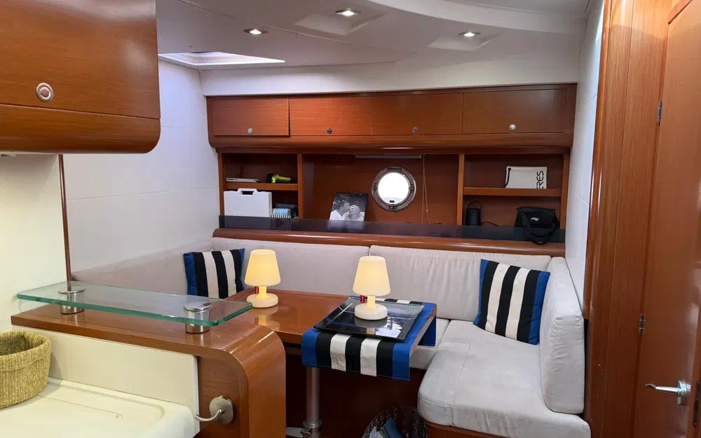 slider 14 Beneteau Monte Carlo 42 HT