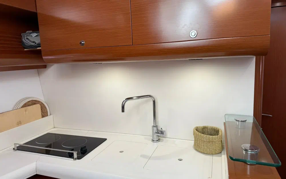 slider 17 Beneteau Monte Carlo 42 HT