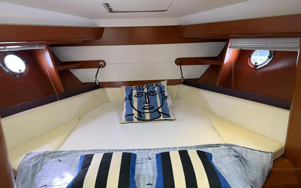 slider 20 Beneteau Monte Carlo 42 HT