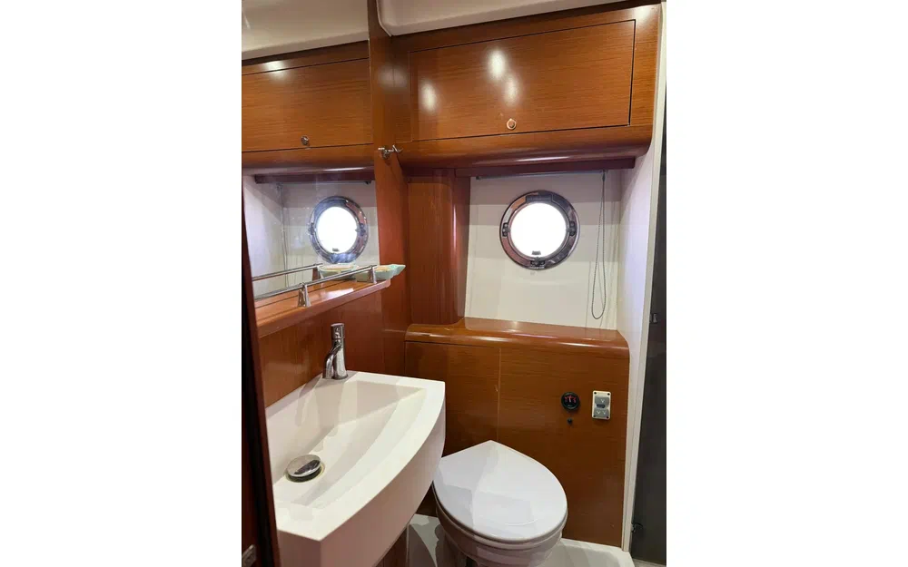 slider 22 Beneteau Monte Carlo 42 HT