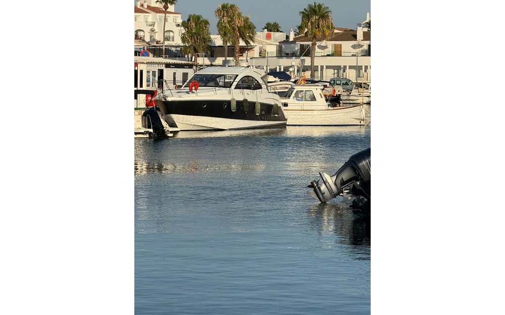 slider 1 Beneteau Monte Carlo 42 HT