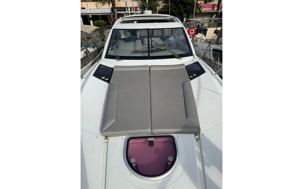 slider 5 Beneteau Monte Carlo 42 HT