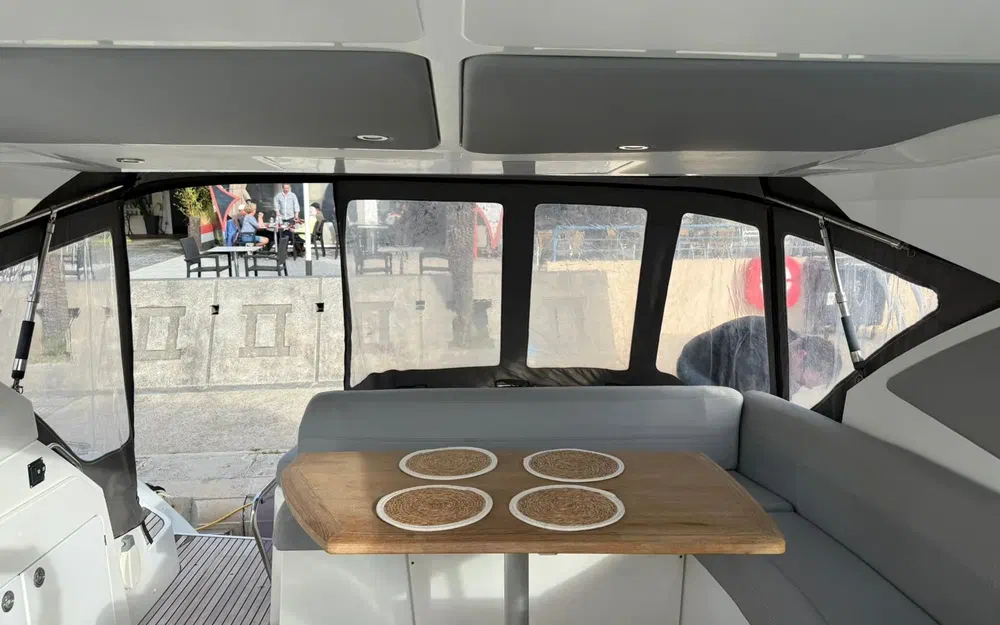 slider 7 Beneteau Monte Carlo 42 HT