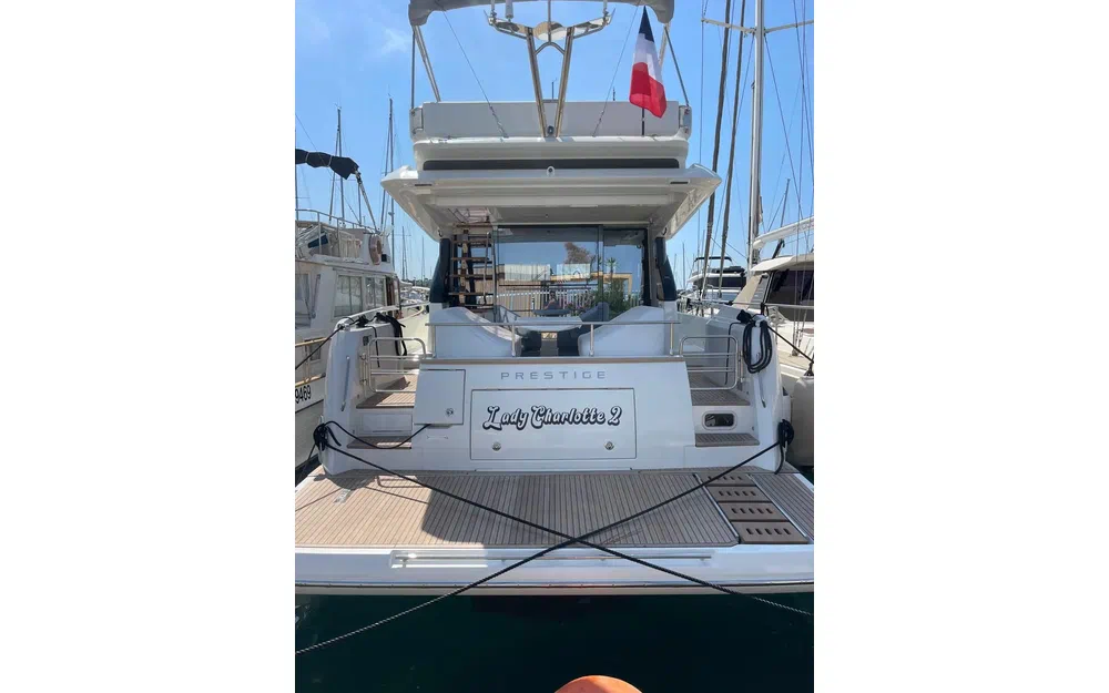 slider 1 Prestige Yachts F4.9