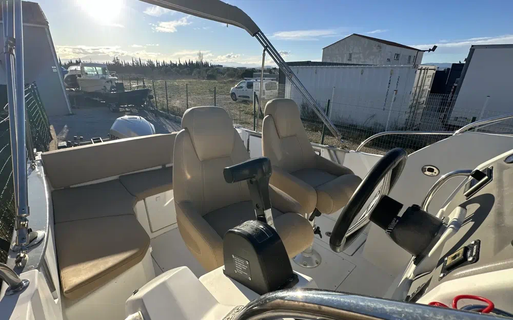 slider 4 Jeanneau Cap Camarat 7.5 WA