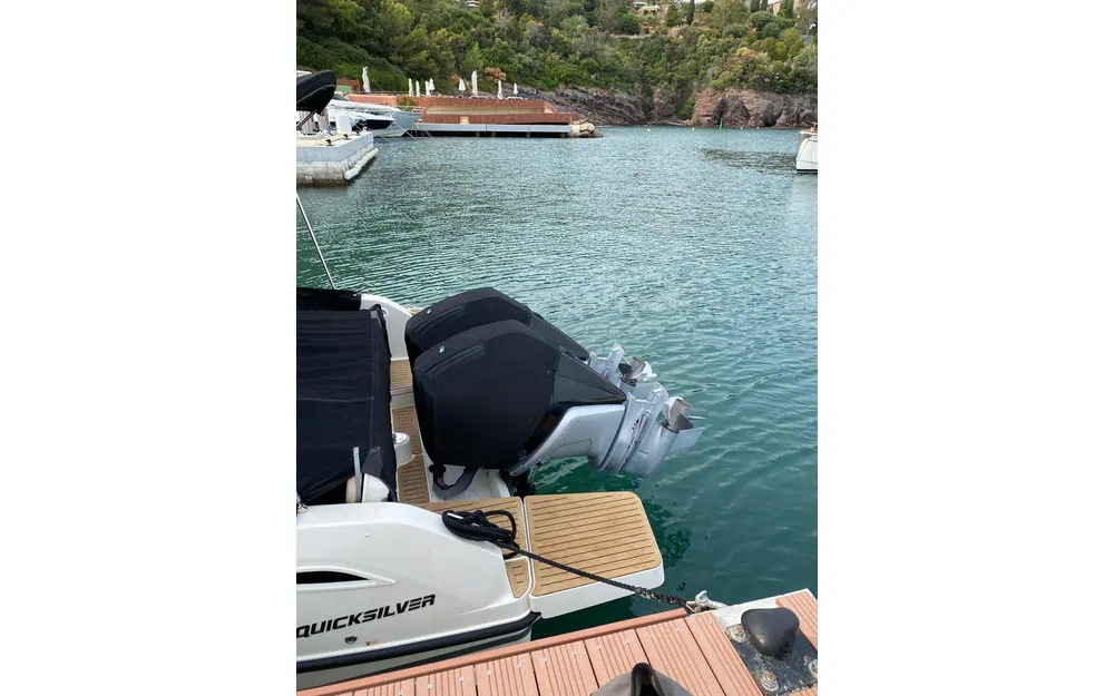 slider 18 Quicksilver Activ 875 Sundeck