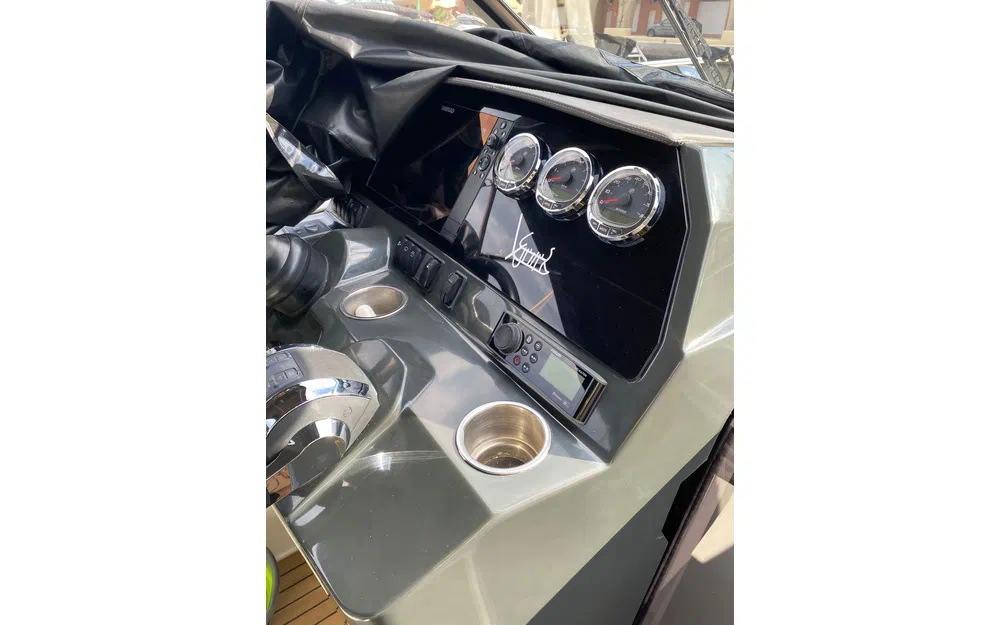 slider 24 Quicksilver Activ 875 Sundeck