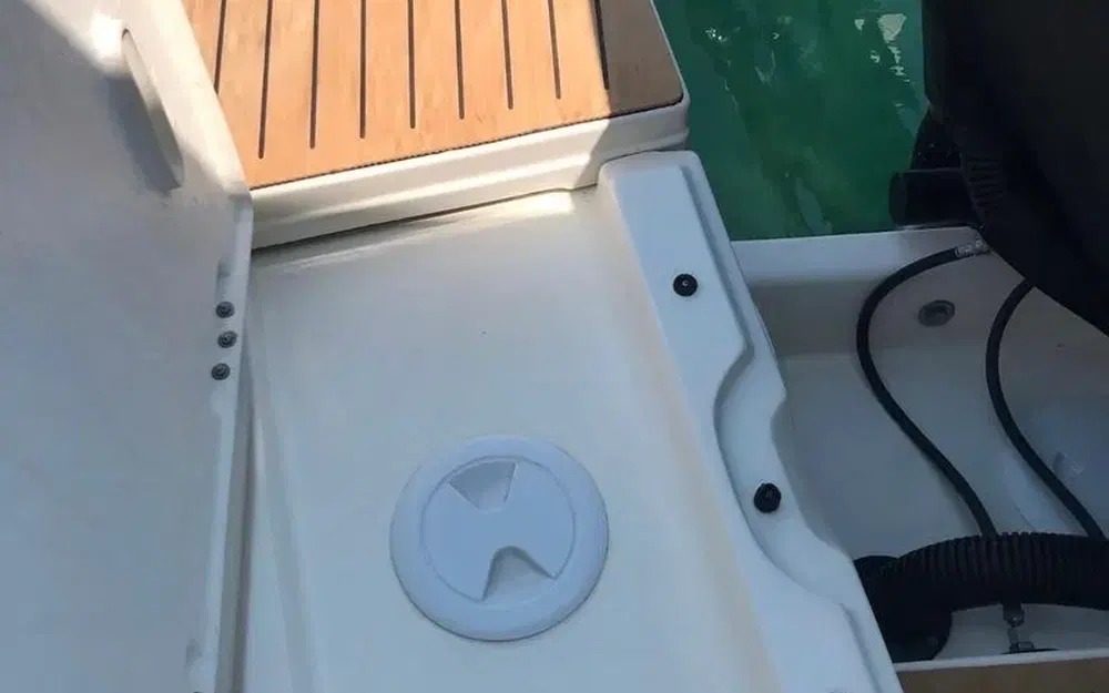 slider 7 Quicksilver Activ 875 Sundeck