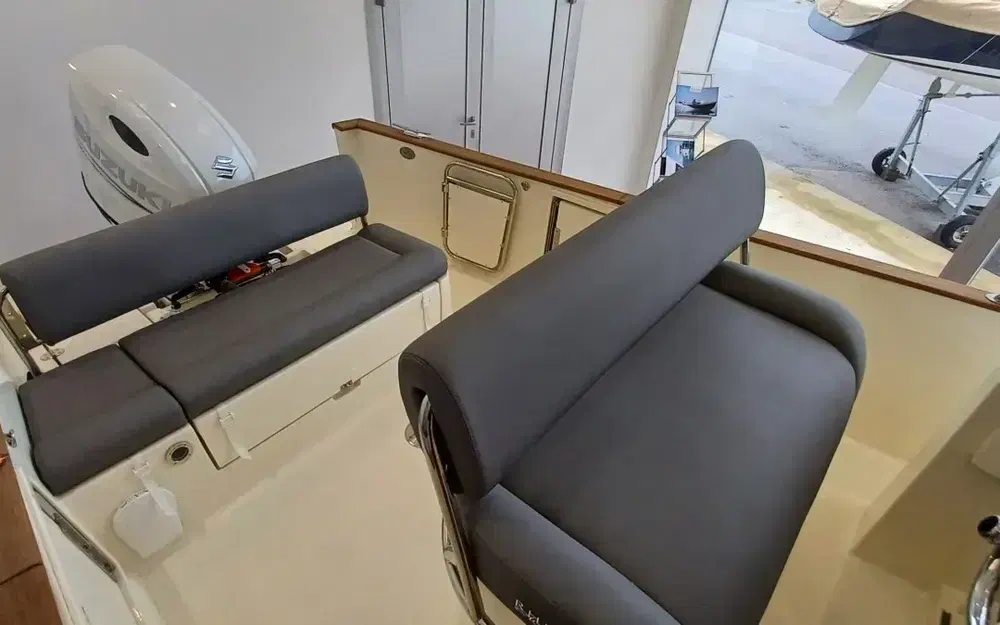 slider 2 Rhea 23 Open