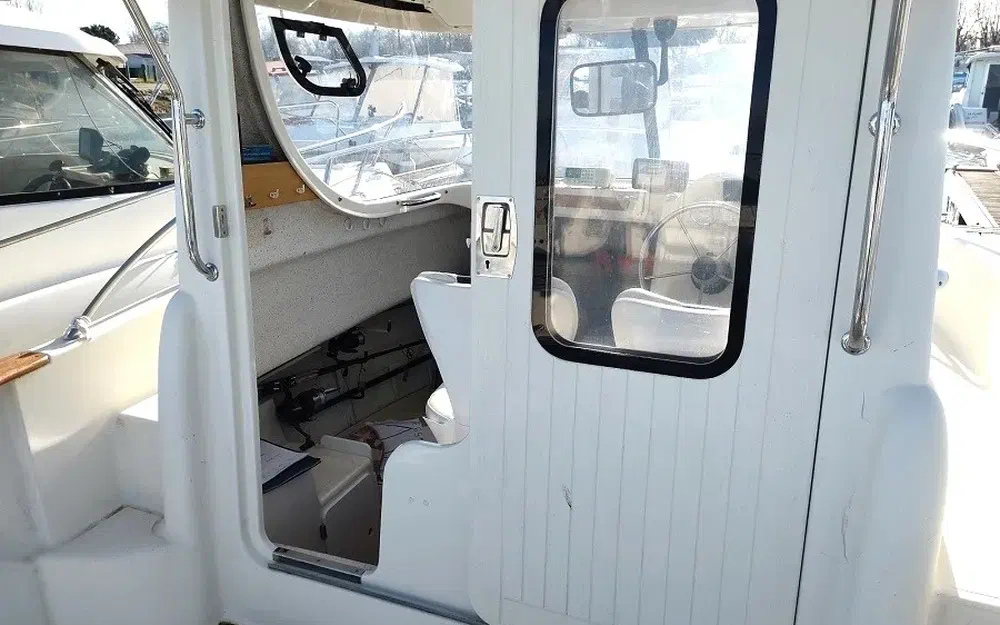 slider 10 Quicksilver 640 Pilothouse