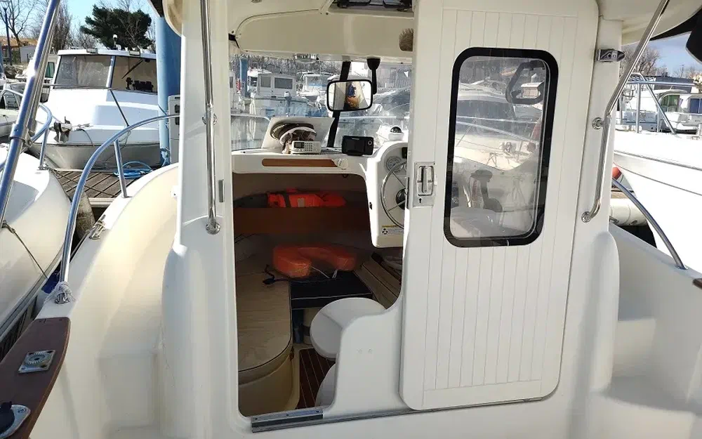 slider 10 Quicksilver 640 Pilothouse