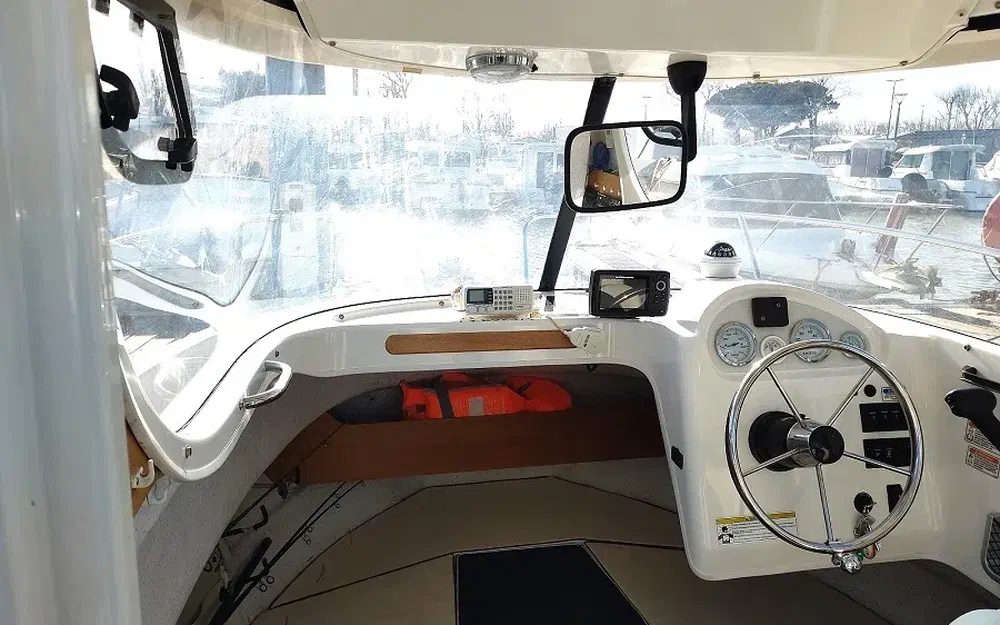 slider 14 Quicksilver 640 Pilothouse