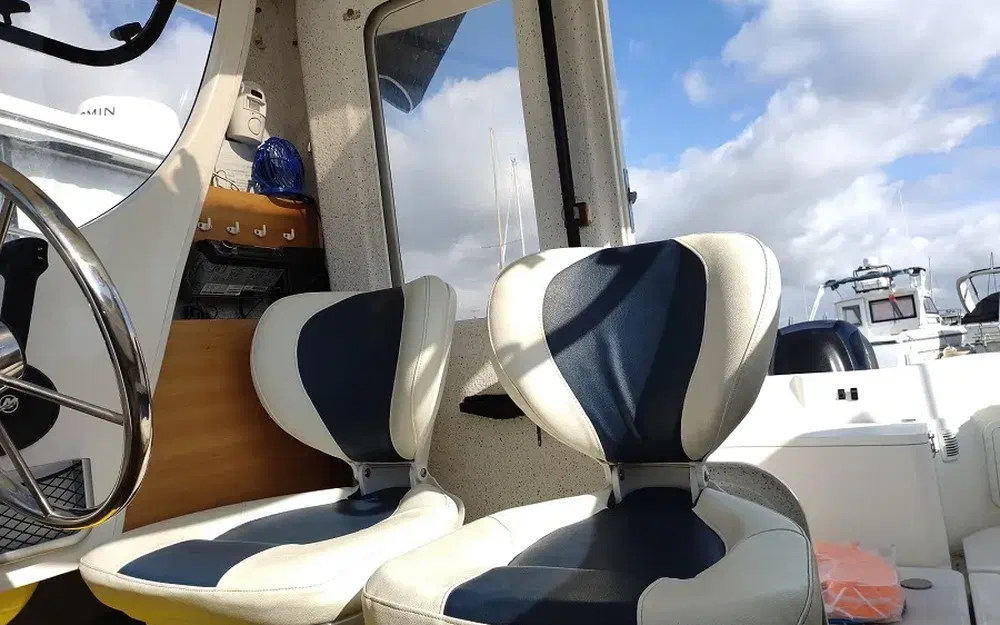 slider 15 Quicksilver 640 Pilothouse