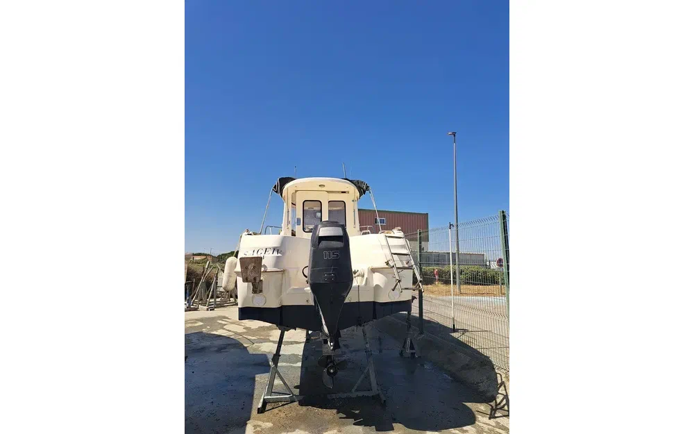 slider 23 Quicksilver 640 Pilothouse