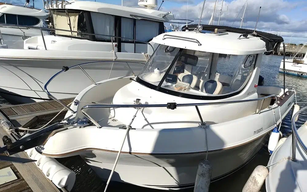 slider 3 Quicksilver 640 Pilothouse