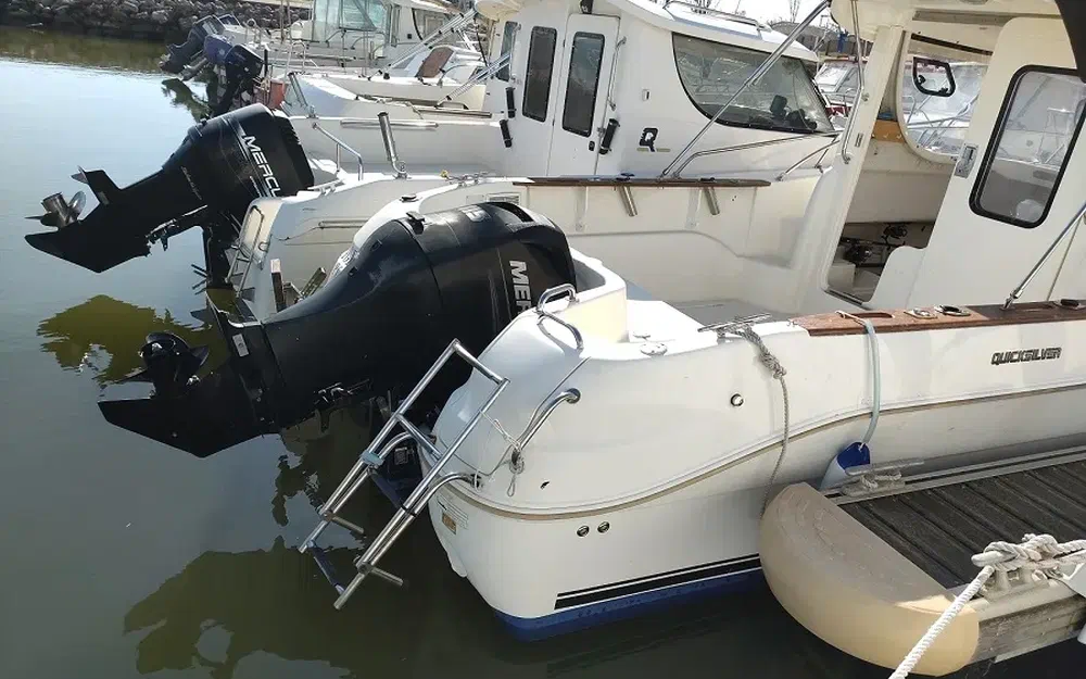 slider 3 Quicksilver 640 Pilothouse