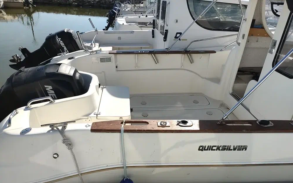 slider 6 Quicksilver 640 Pilothouse