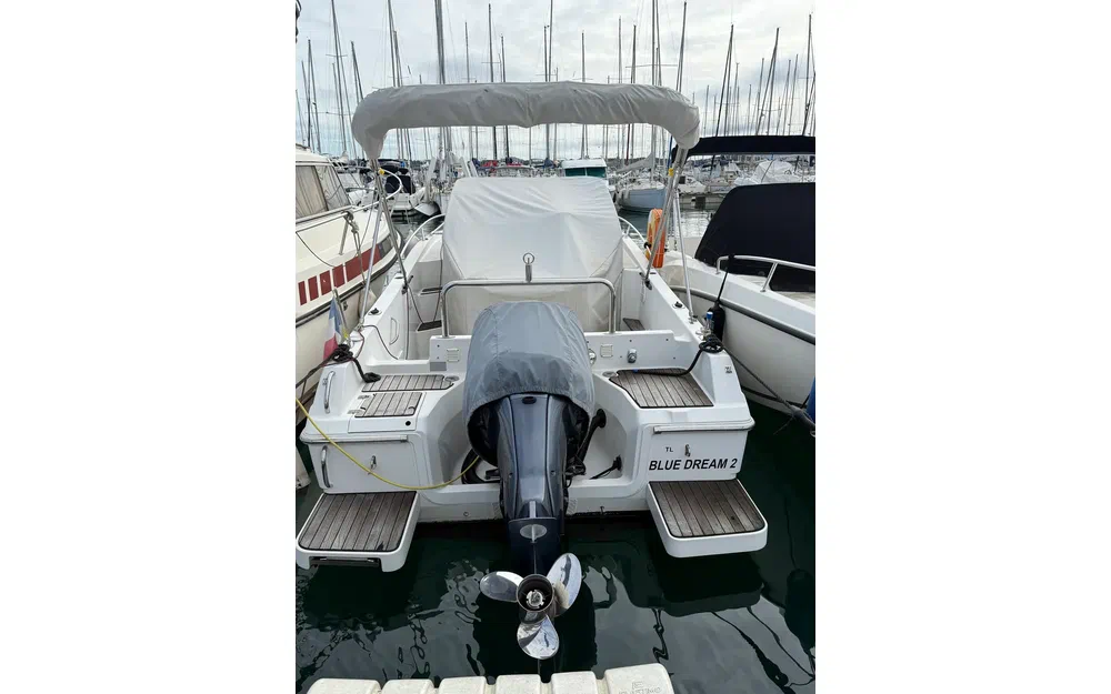 slider 5 Pacific Craft 730 SC