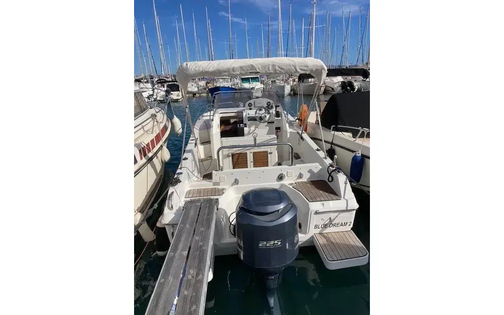 slider 3 Pacific Craft 730 SC