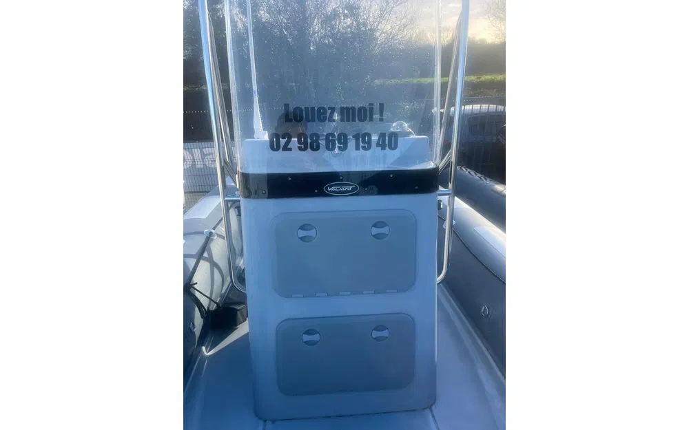 slider 2 Valiant 690 Sport Fishing