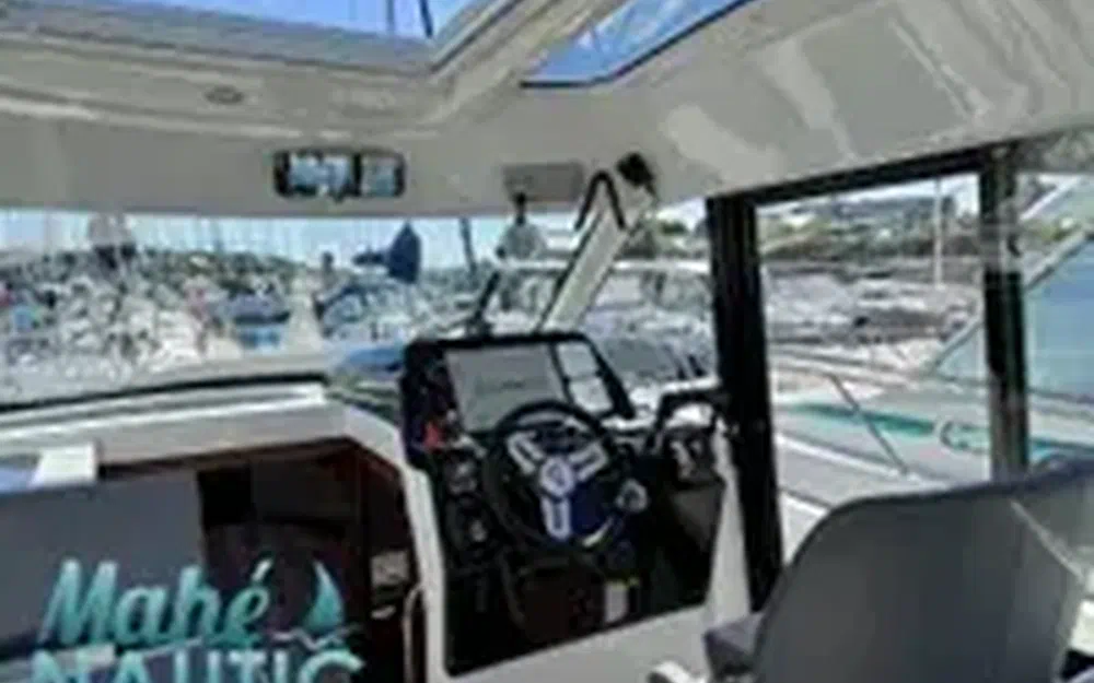 slider 5 Beneteau Antares 9 OB