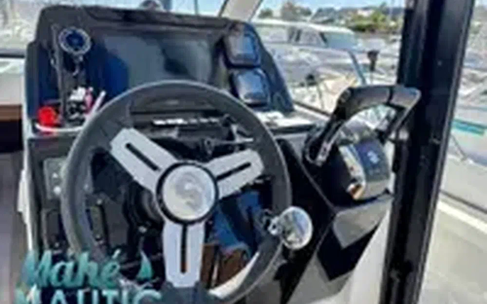 slider 7 Beneteau Antares 9 OB