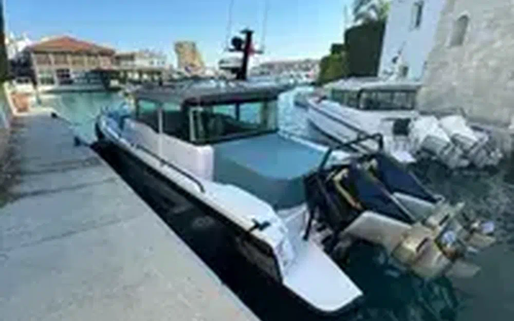 slider 2 Axopar 37 SC