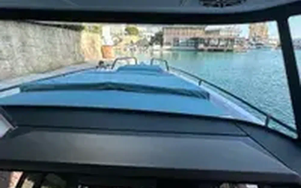 slider 5 Axopar 37 SC